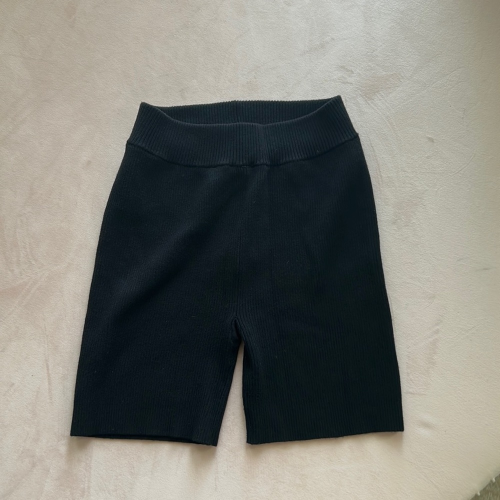 Revolve Hours Ribbed Biker Short Size Small